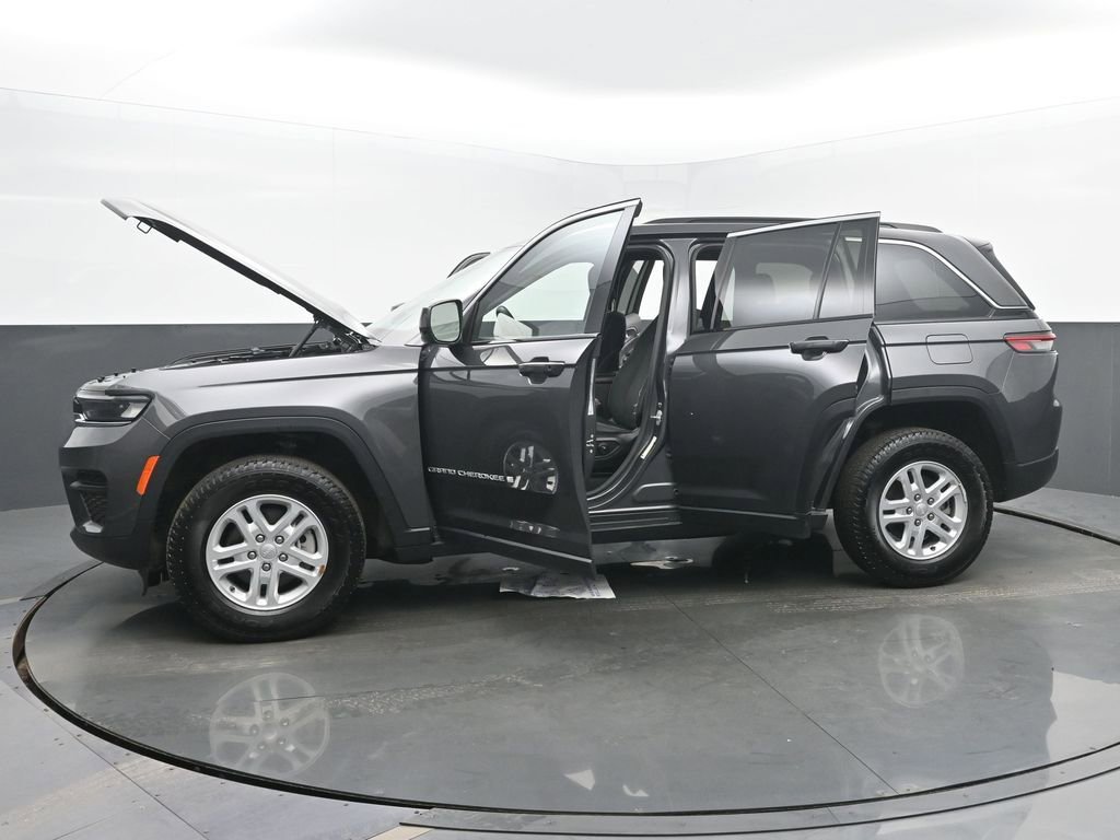 Used 2024 Jeep Grand Cherokee Laredo image 55