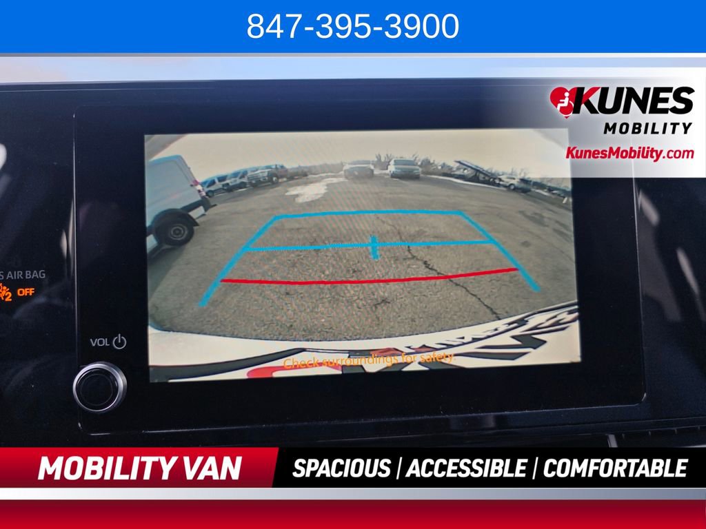 Used 2026 Toyota Sienna LE FWD image 48