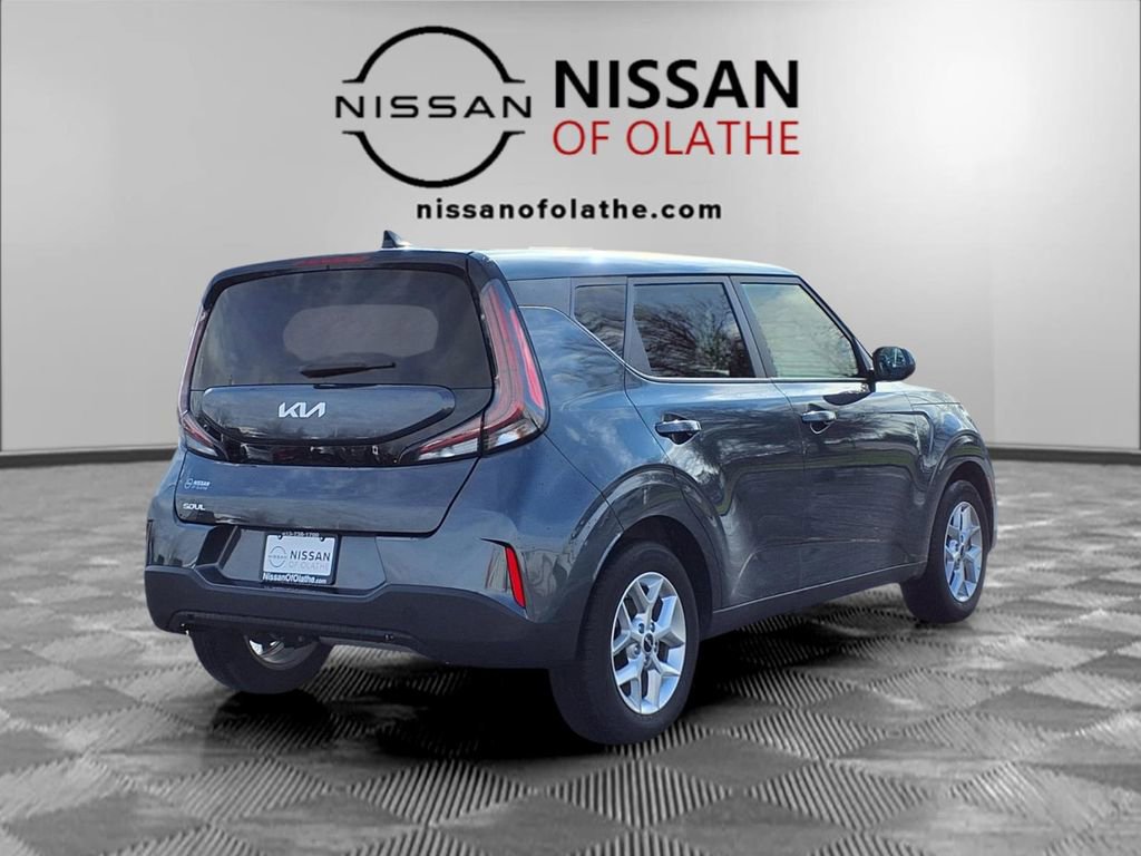 Used 2025 Kia Soul LX w/ LX Technology Package FWD image 26