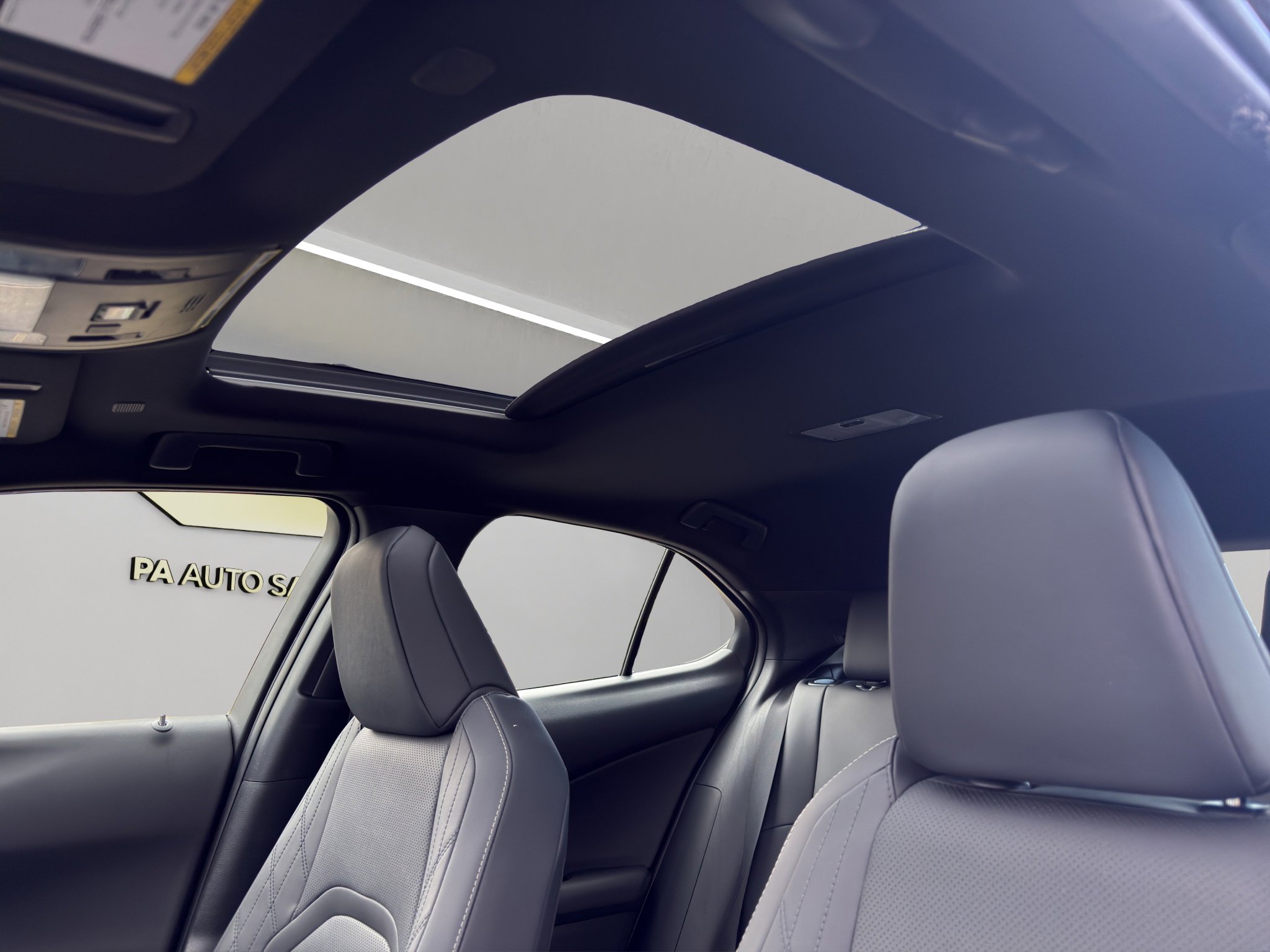 Used 2023 Lexus UX 250h AWD w/ Accessory Package (Z1) image 22