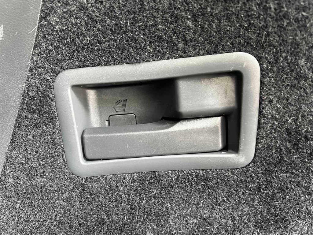 Used 2018 Nissan Murano S image 32