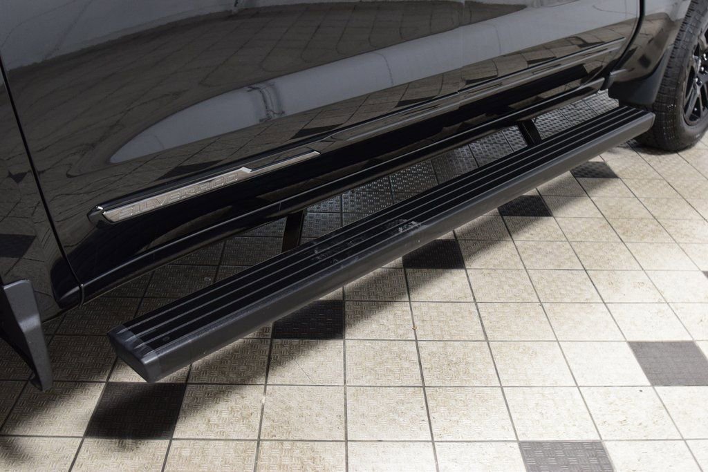 Used 2025 Chevrolet Silverado 1500 High Country w/ Midnight Edition image 23