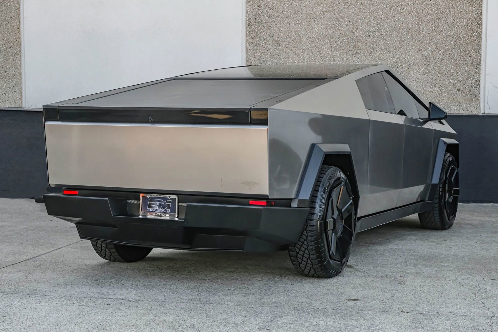 Used 2024 Tesla Cybertruck Cyberbeast AWD/4WD image 11