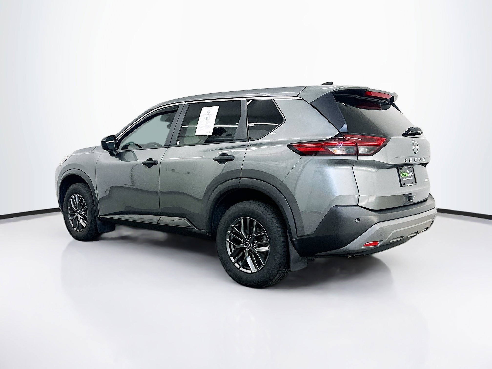 Used 2023 Nissan Rogue S image 5