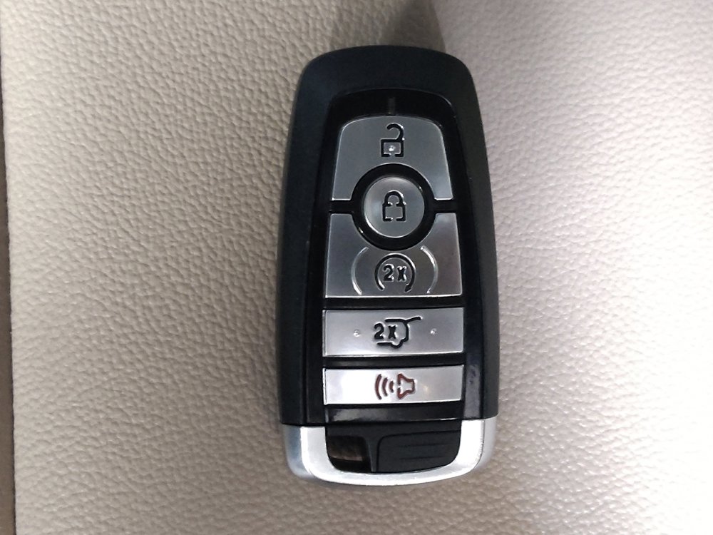 Used 2020 Ford Explorer XLT w/ Equipment Group 202A image 32