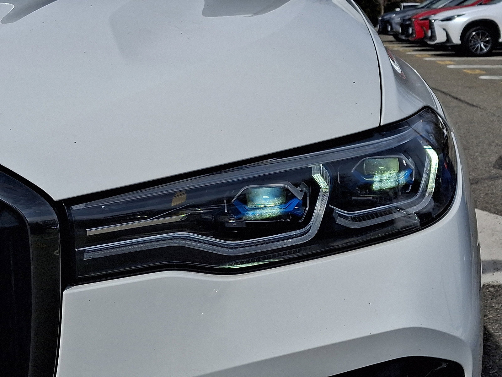 Used 2022 BMW X7 M50i image 9