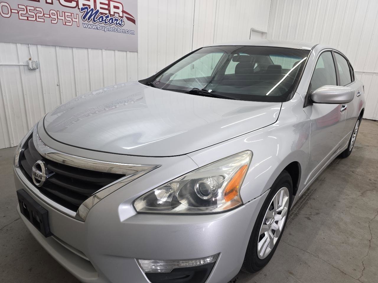 Used 2015 Nissan Altima 2.5 S w/ Power Driver Seat Package FWD image 4