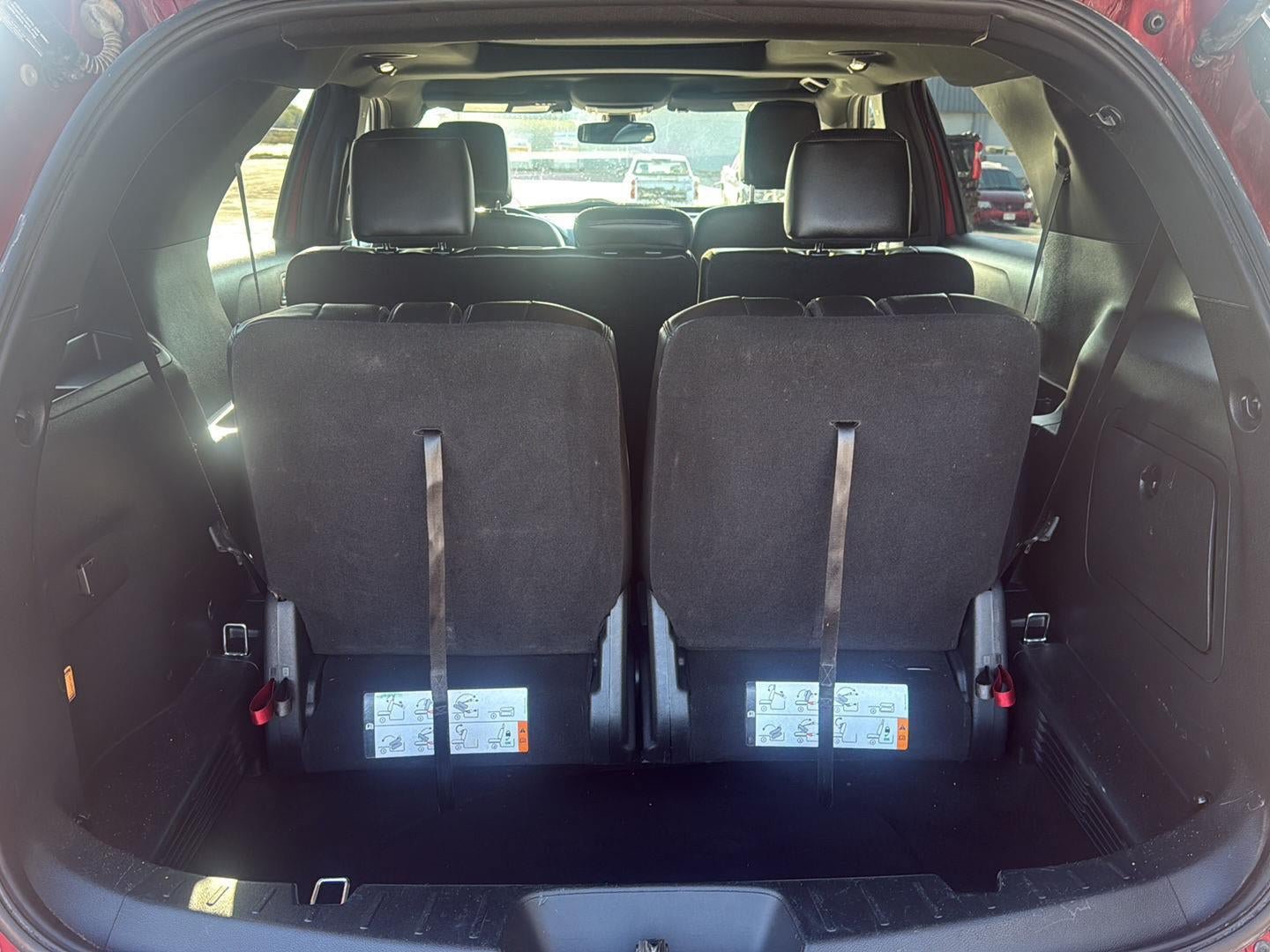 Used 2018 Ford Explorer XLT w/ Equipment Group 202A AWD/4WD image 4