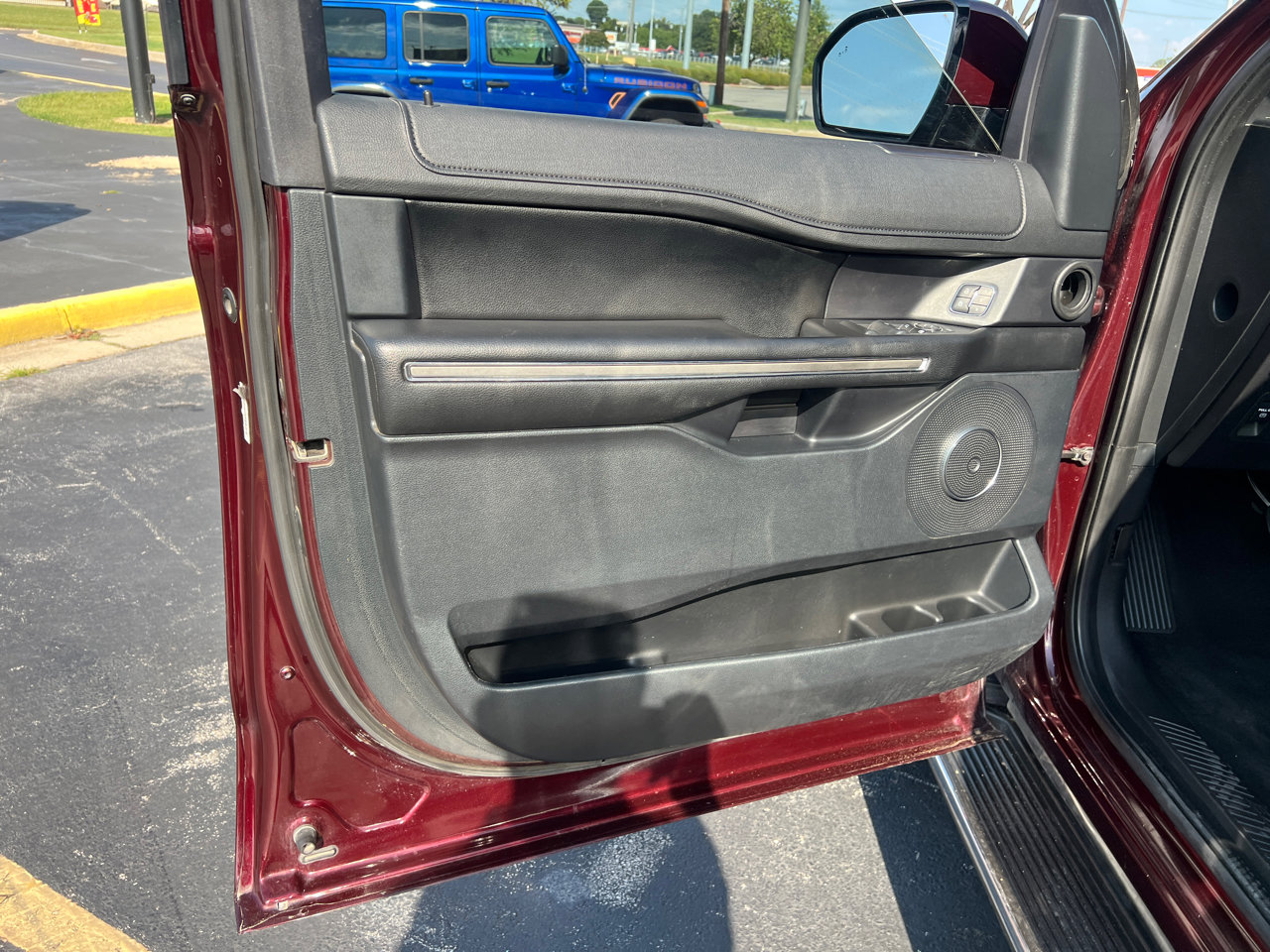 Used 2020 Ford Expedition XLT w/ Equipment Group 202A image 15