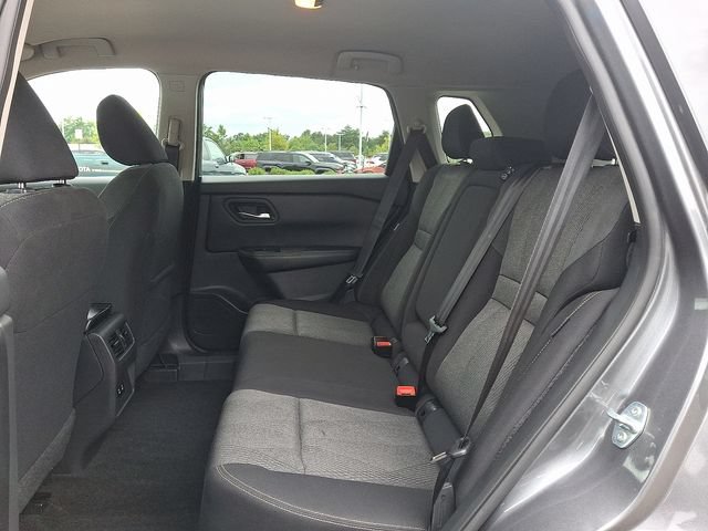 Used 2025 Nissan Rogue SV AWD/4WD image 10