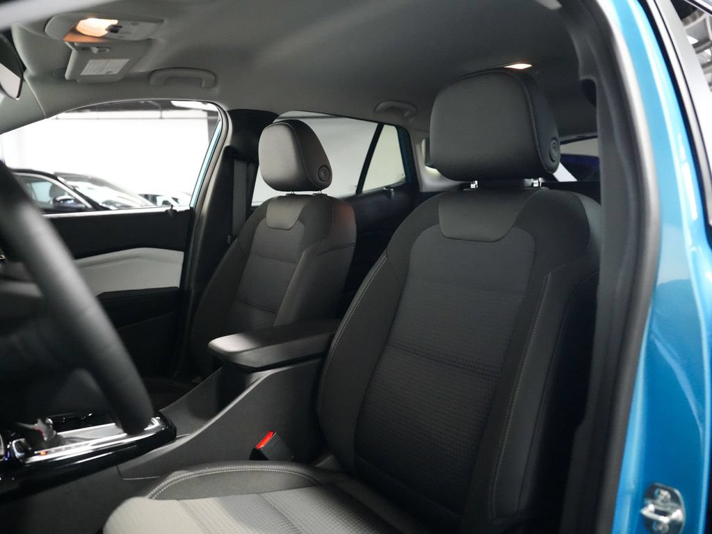 Used 2025 Chevrolet Trax LT w/ Driver Confidence Package FWD image 29