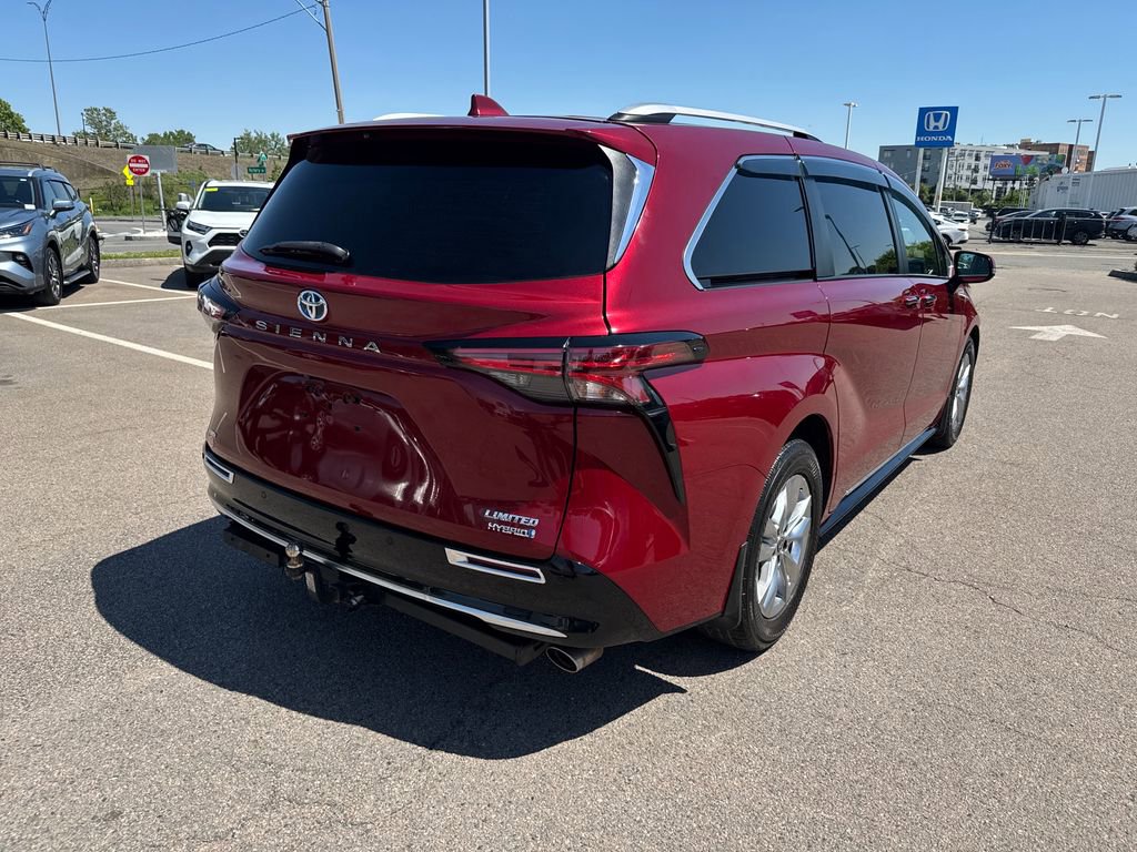 Used 2022 Toyota Sienna Limited AWD/4WD image 7