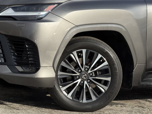 Used 2023 Lexus LX 600 4WD w/ Appearance Package image 9