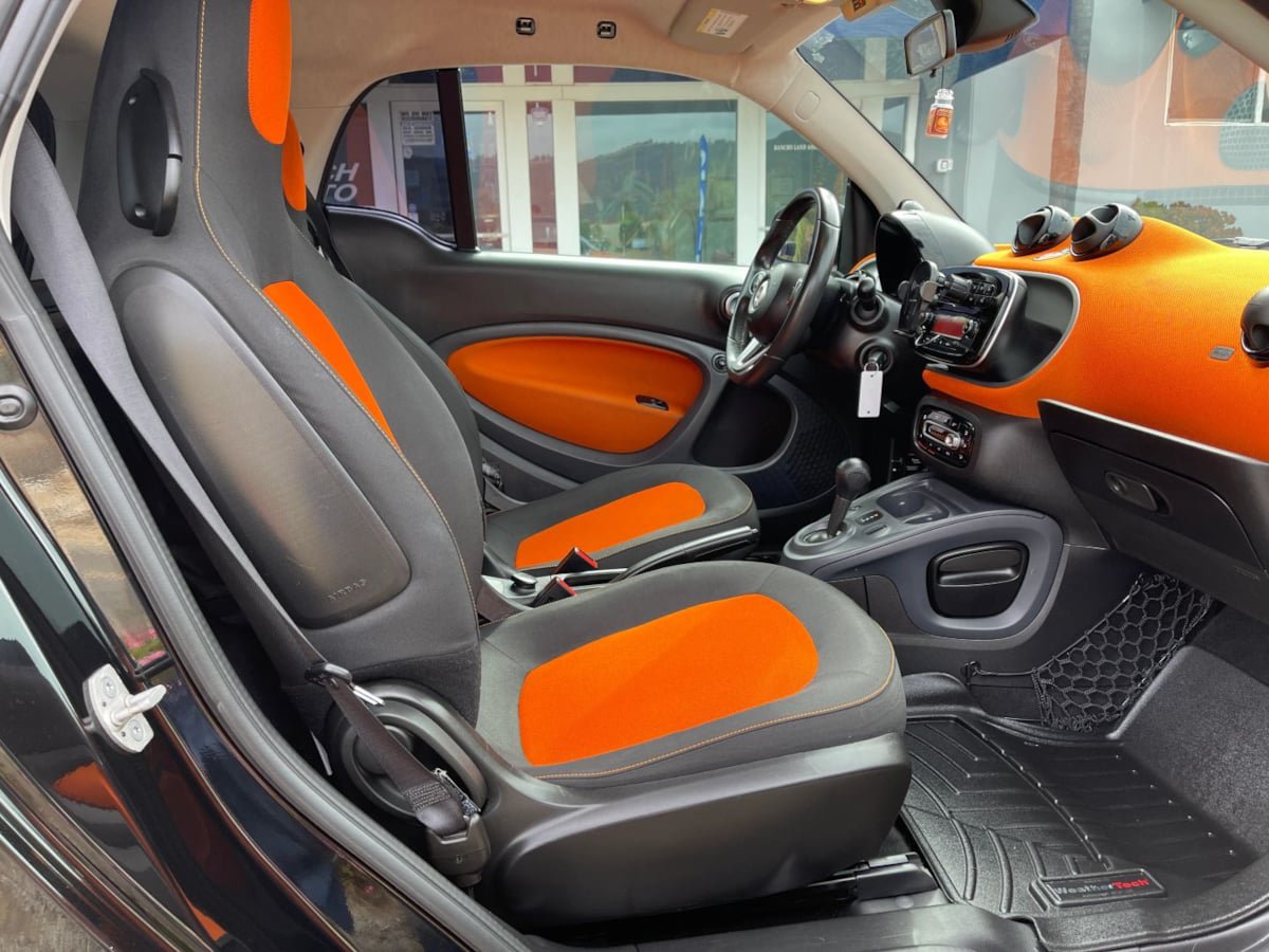 Used 2016 smart fortwo pure RWD image 23
