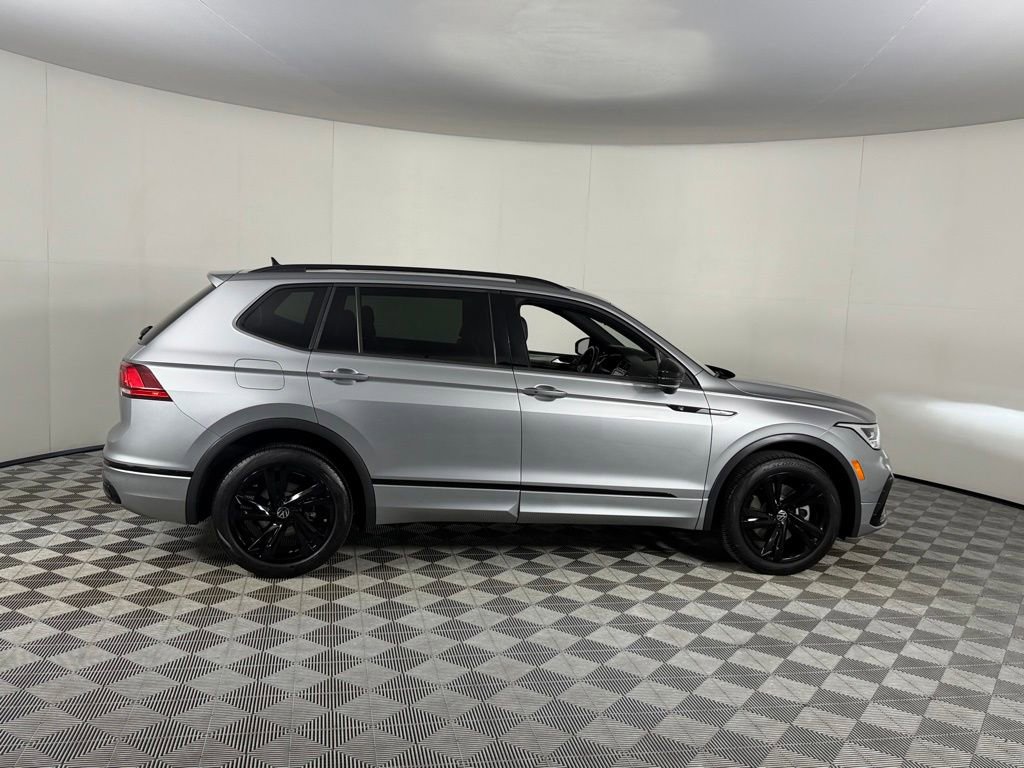 Used 2023 Volkswagen Tiguan SE R-Line FWD image 8