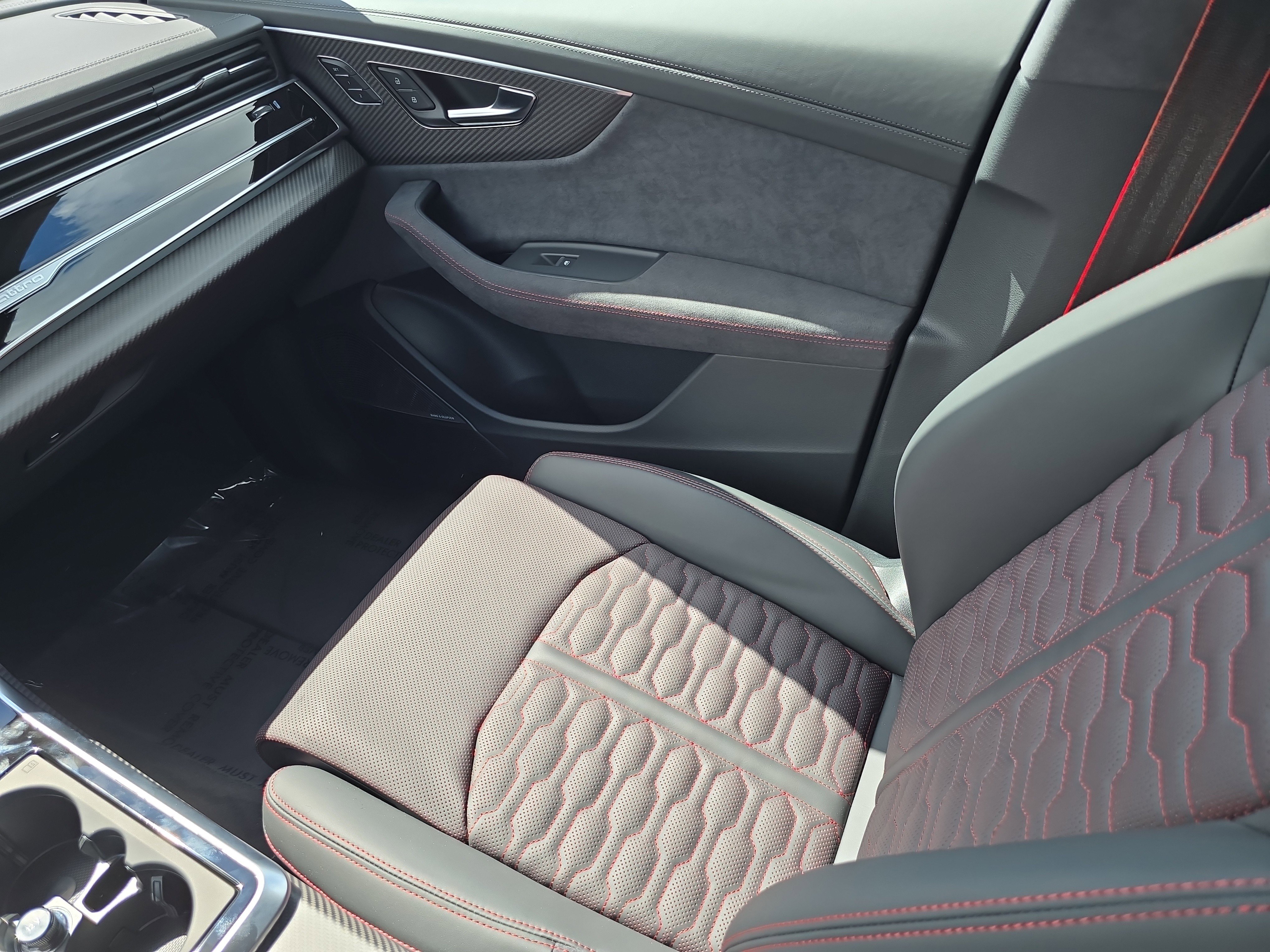 New 2025 Audi RS Q8 performance image 14