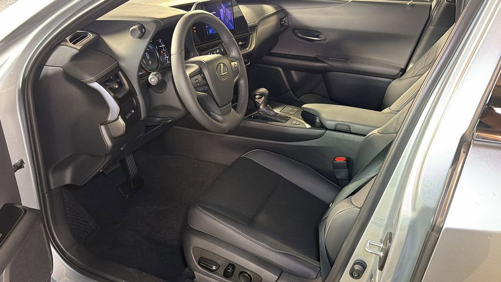 Certified 2023 Lexus UX 250h F Sport w/ Accessory Package (Z2) AWD/4WD image 21