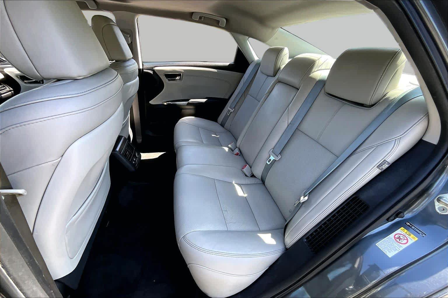 Used 2017 Toyota Avalon Limited FWD image 19