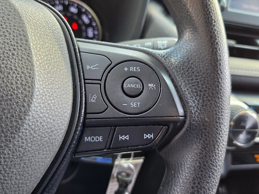 Used 2019 Toyota RAV4 LE w/ Carpet Mat Package AWD/4WD image 23