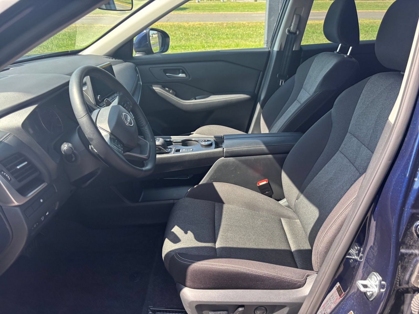 Used 2026 Nissan Rogue SV AWD/4WD image 29
