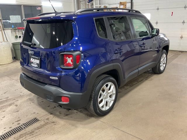 Used 2017 Jeep Renegade Latitude w/ Popular Equipment Group image 6