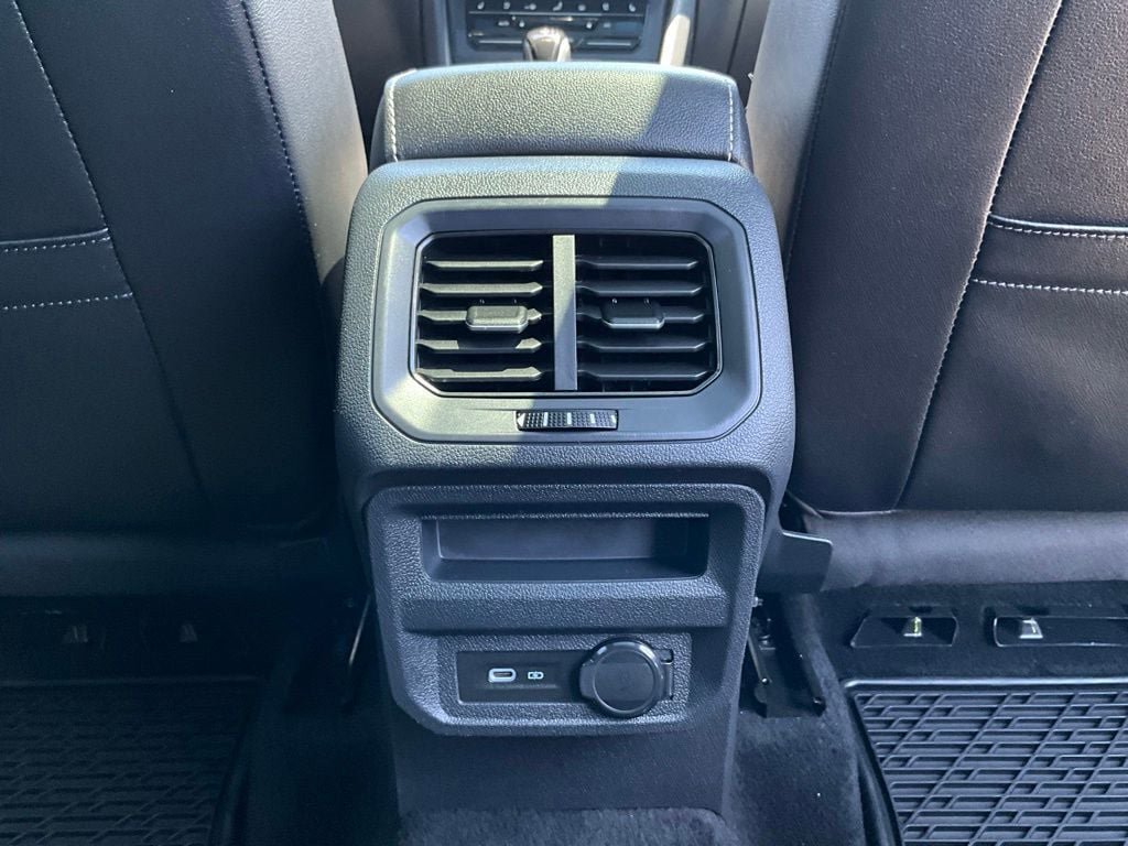 Used 2022 Volkswagen Tiguan SEL R-Line AWD/4WD image 15