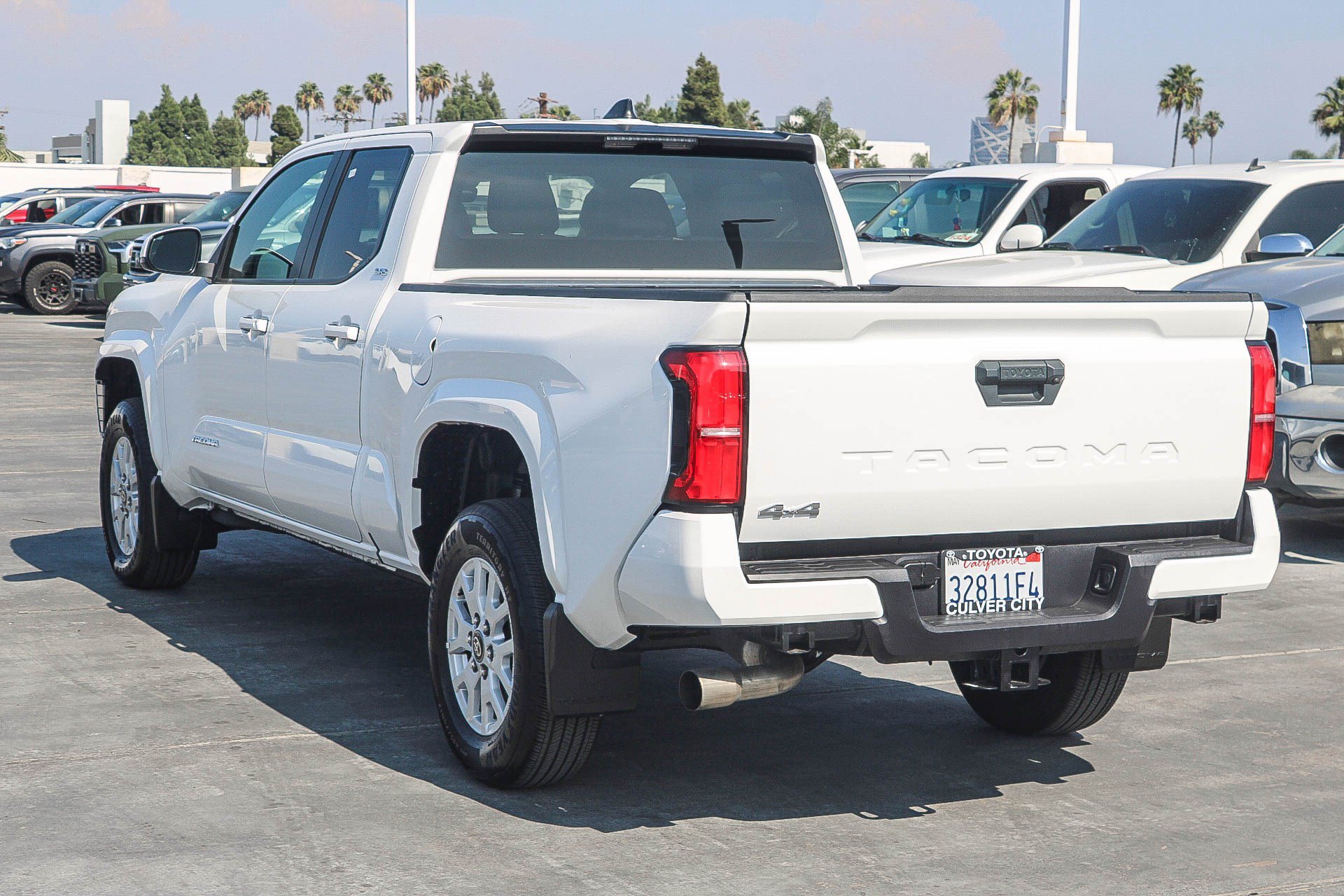 Certified 2025 Toyota Tacoma SR5 AWD/4WD image 7