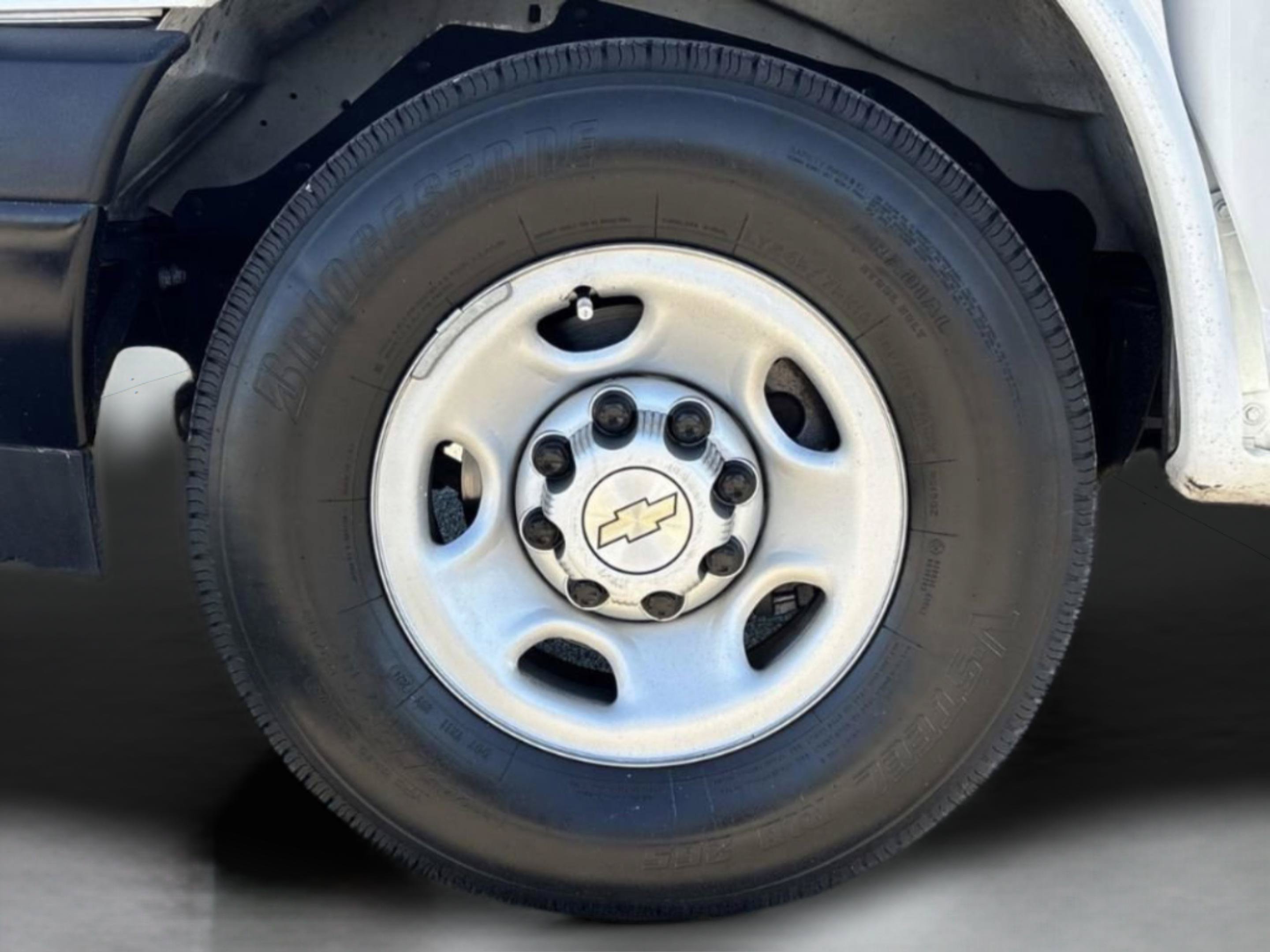 Used 2024 Chevrolet Express 2500 w/ Driver Convenience Package RWD image 30