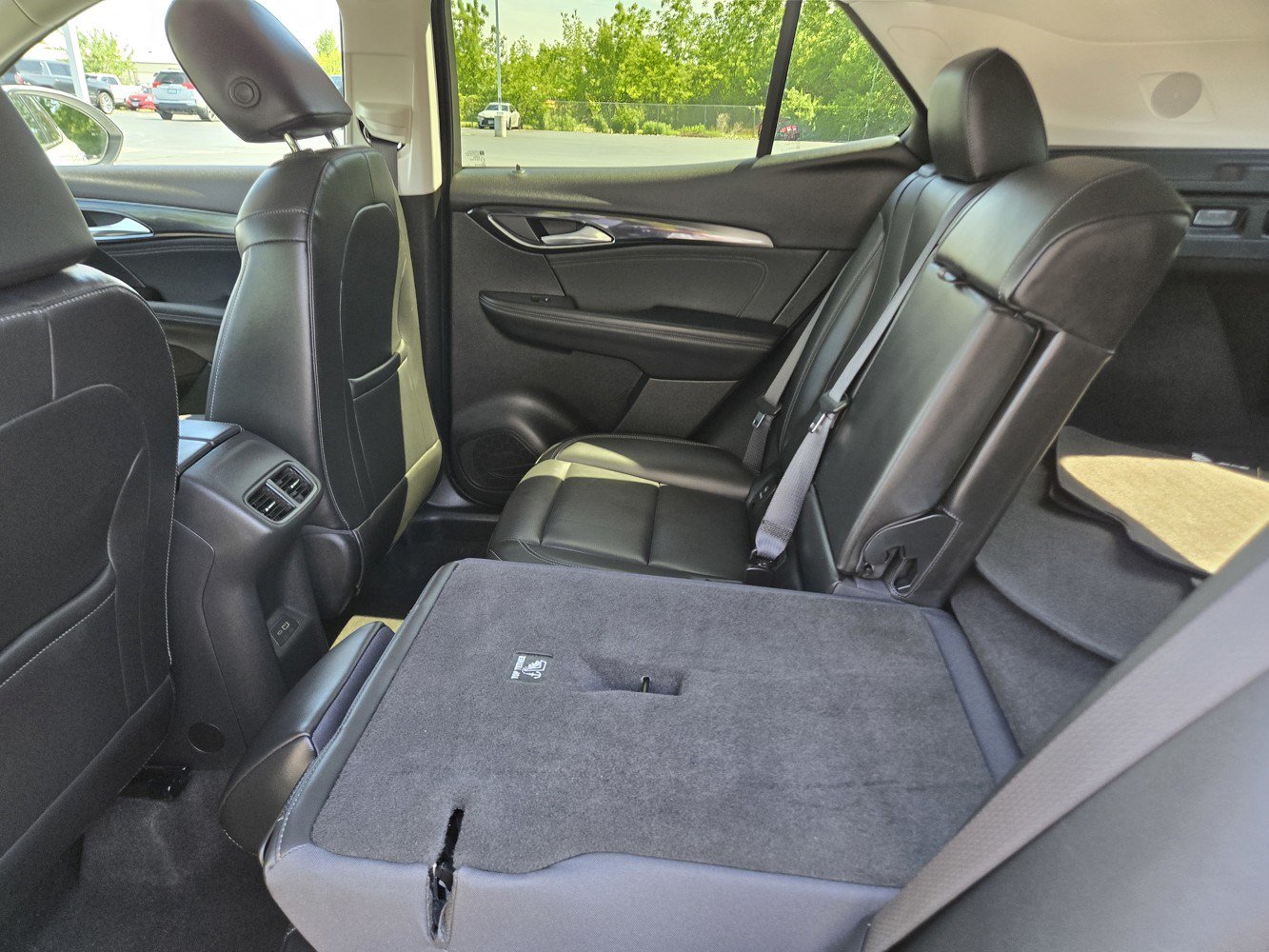 Certified 2025 Buick Envision Preferred AWD/4WD image 31