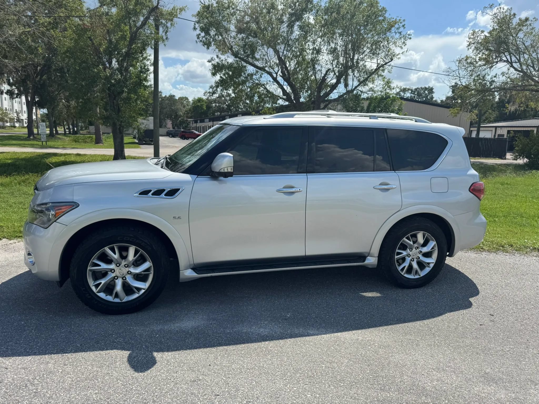 Used 2014 INFINITI QX80 2WD w/ Theater Package image 9