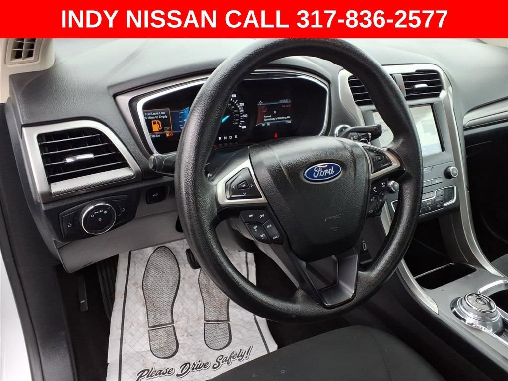 Used 2020 Ford Fusion SE image 10