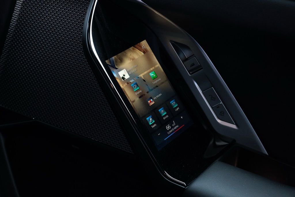 Used 2025 BMW i7 xDrive60 AWD/4WD image 14