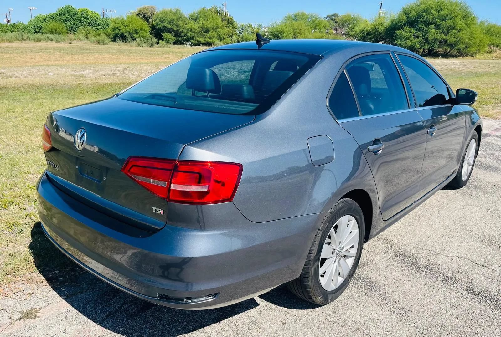 Used 2015 Volkswagen Jetta SE FWD image 8