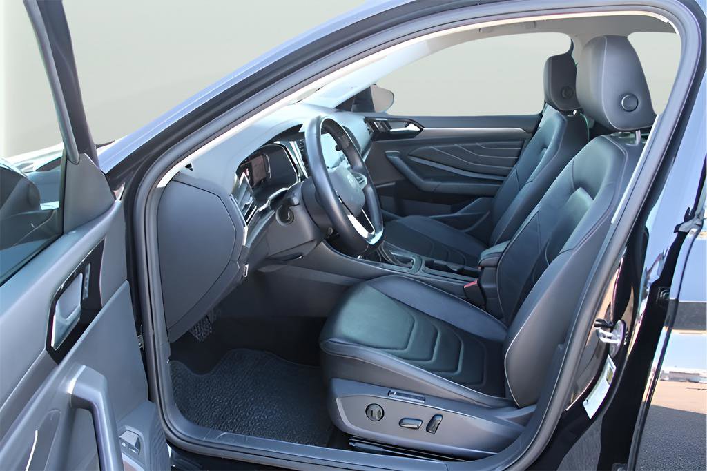 Used 2023 Volkswagen Jetta SEL FWD image 14