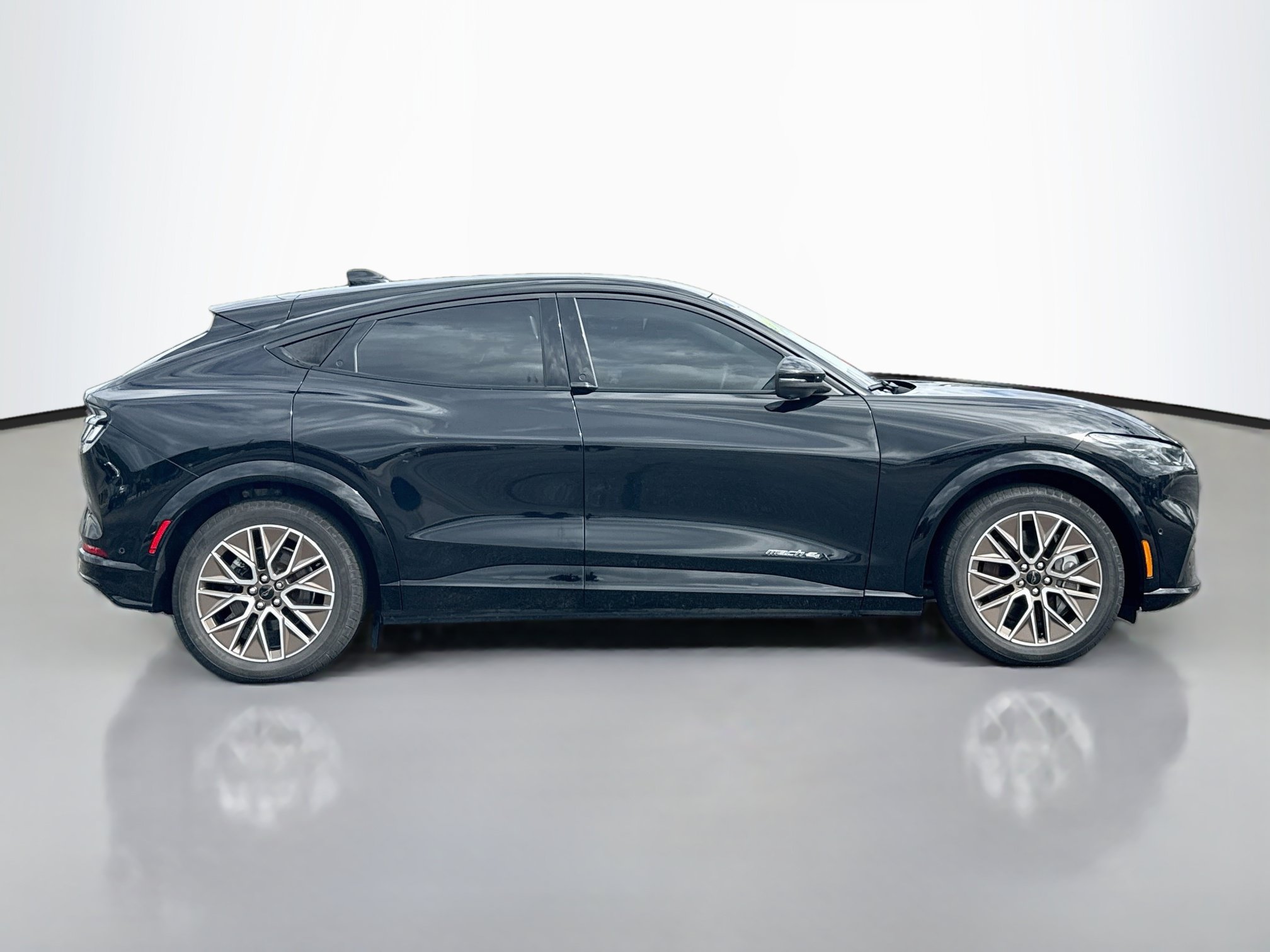 Certified 2024 Ford Mustang Mach-E Premium AWD/4WD image 8