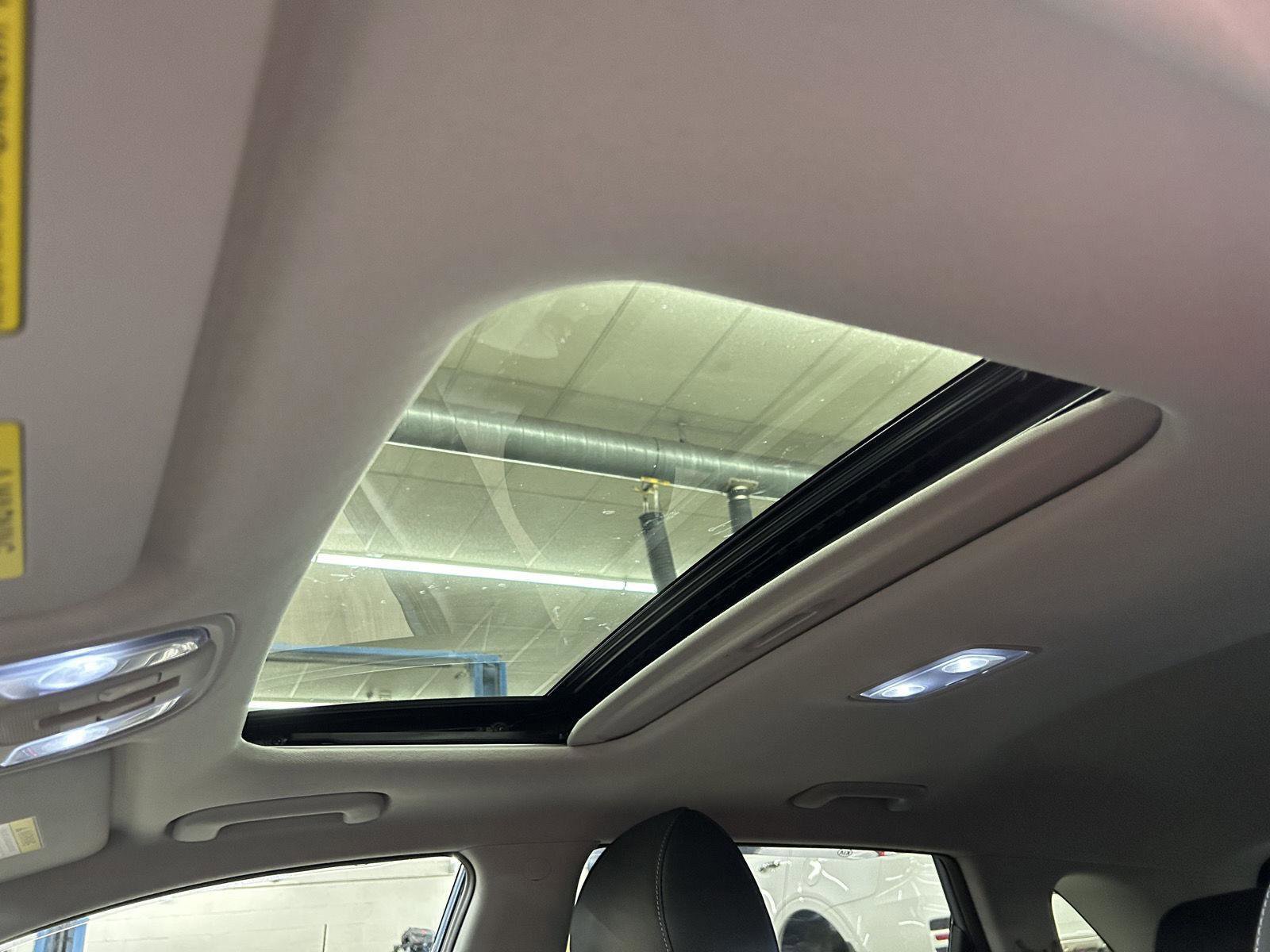 Used 2022 Kia Niro EX Premium image 15