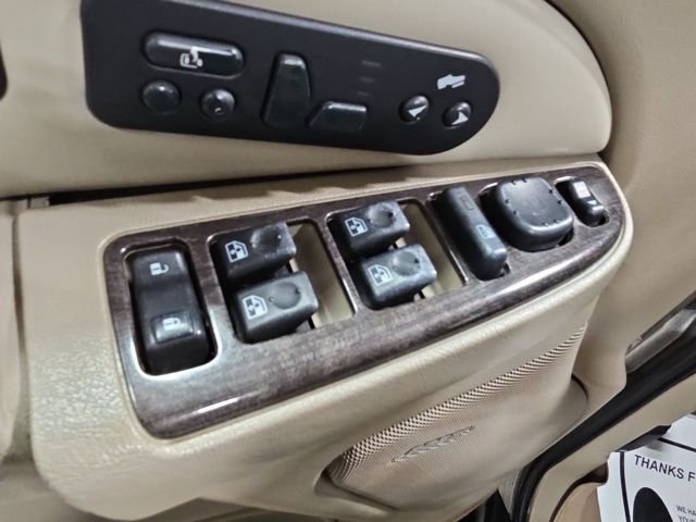 Used 2003 GMC Yukon XL Denali image 13