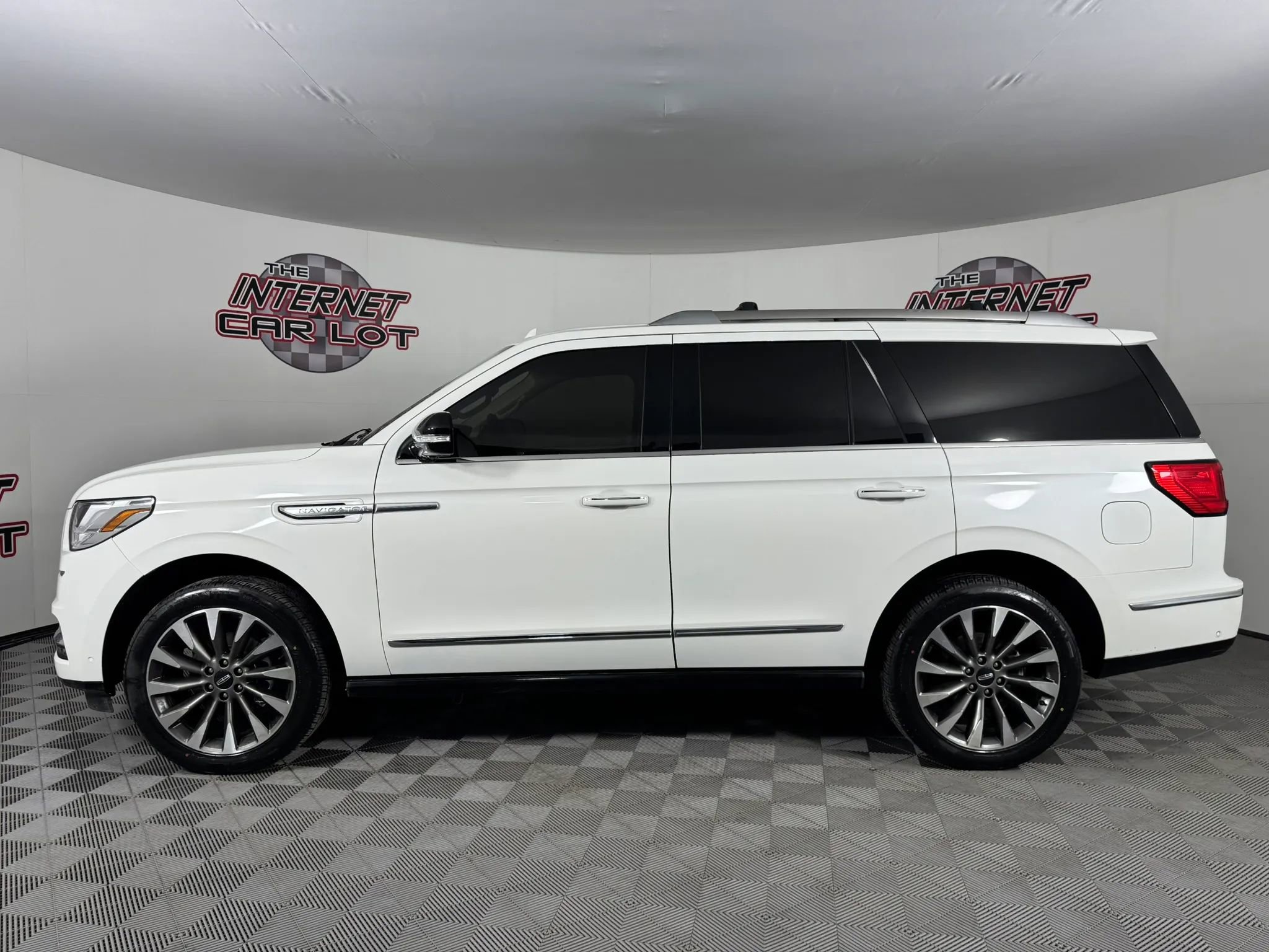 Used 2021 Lincoln Navigator Reserve w/ Luxury Package image 4