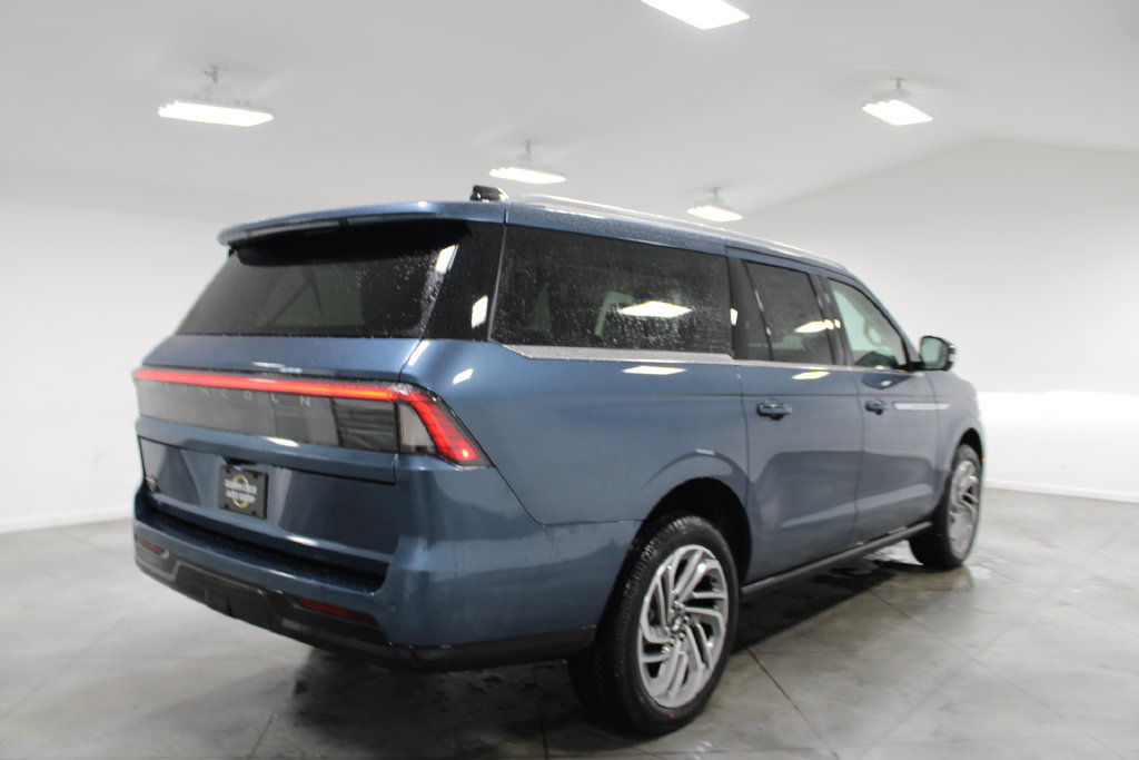 New 2027 Lincoln Navigator L Reserve RWD image 8