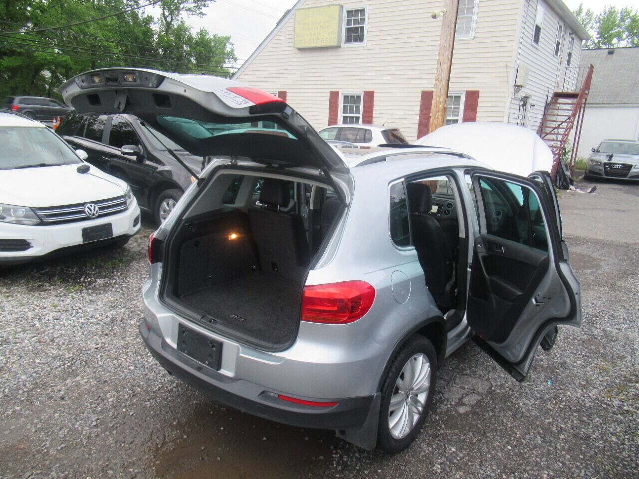 Used 2013 Volkswagen Tiguan SE image 9