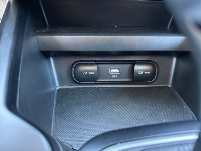Used 2025 Kia Soul LX w/ LX Technology Package FWD image 30