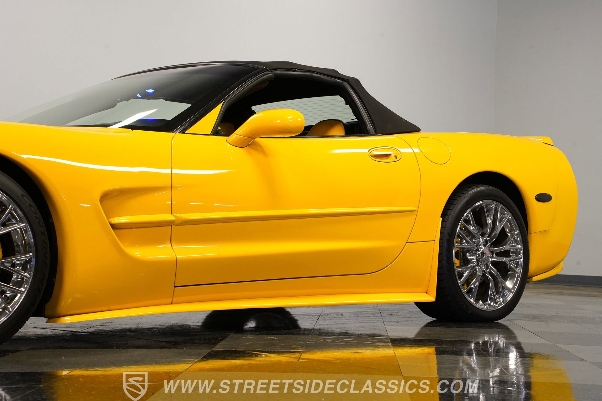 Used 2000 Chevrolet Corvette Convertible w/ Memory Pkg image 22