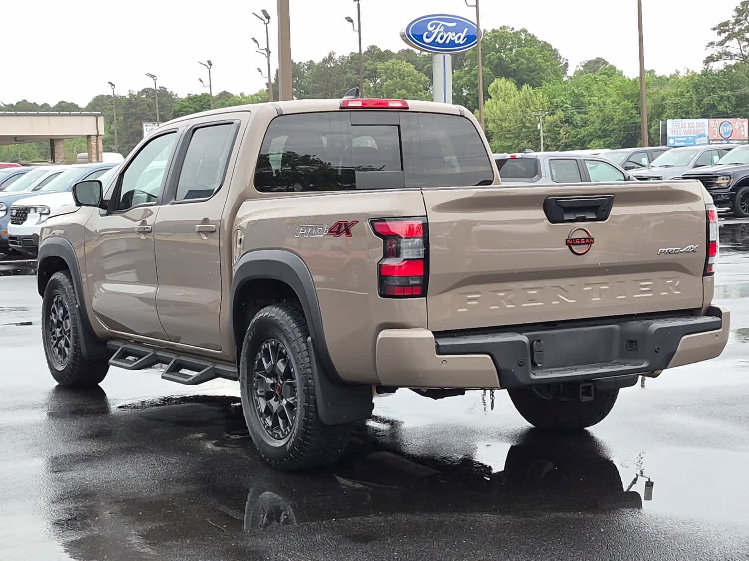 Used 2023 Nissan Frontier PRO-4X w/ Pro-4X Premium Package AWD/4WD image 4
