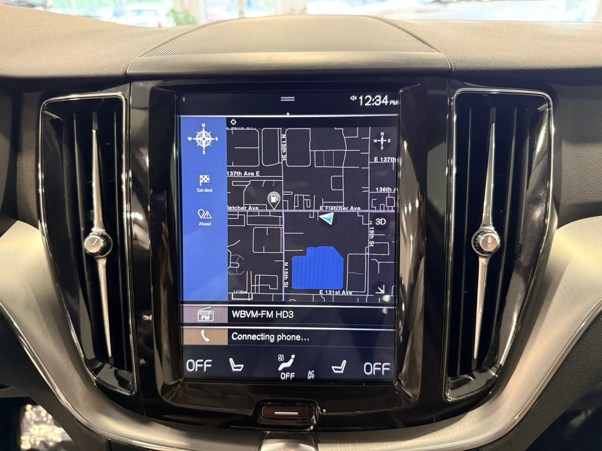 Used 2018 Volvo XC60 T5 Momentum w/ Vision Package AWD/4WD image 25