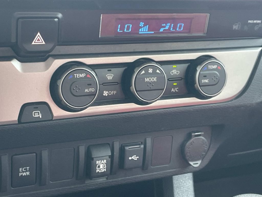 Used 2022 Toyota Tacoma SR5 w/ Technology Package RWD image 15