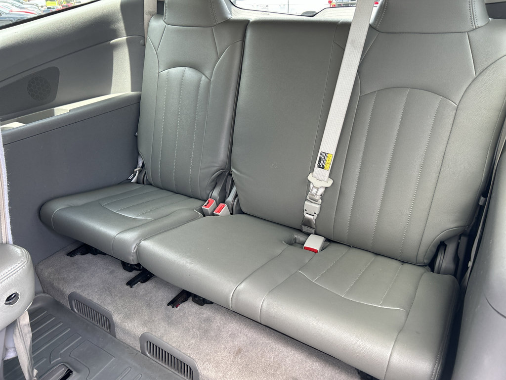 Used 2016 Chevrolet Traverse LT image 20