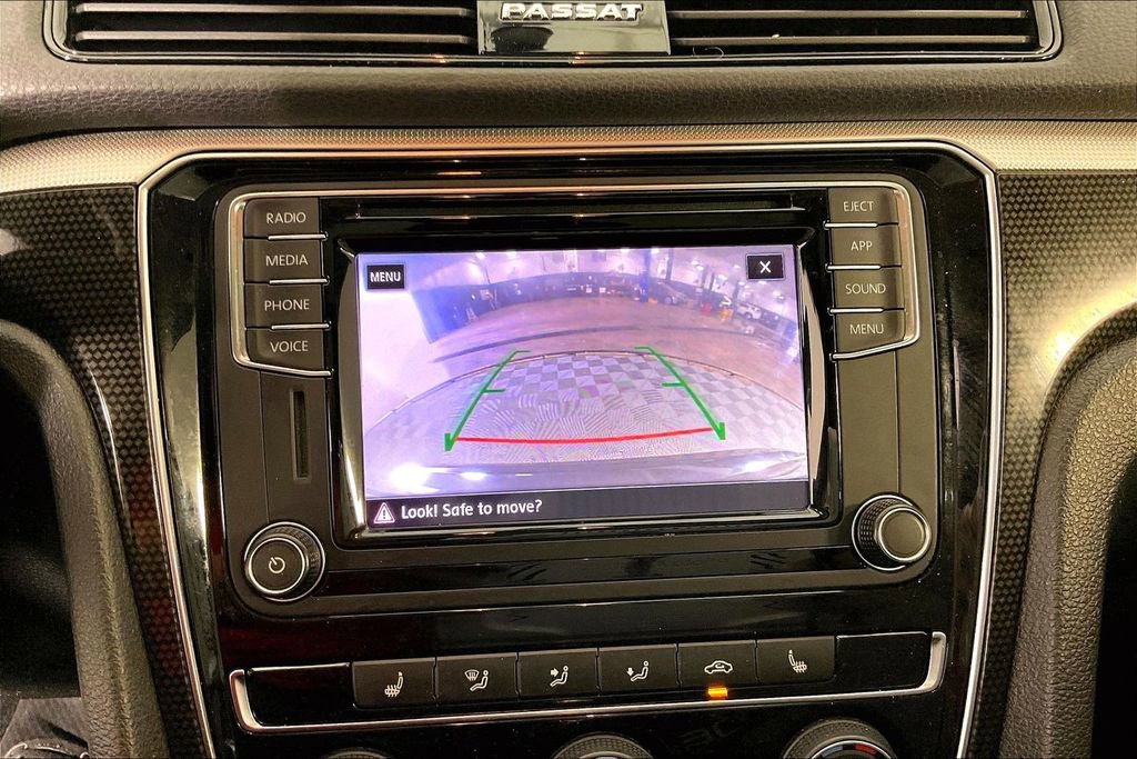 Used 2018 Volkswagen Passat 3.6 image 31