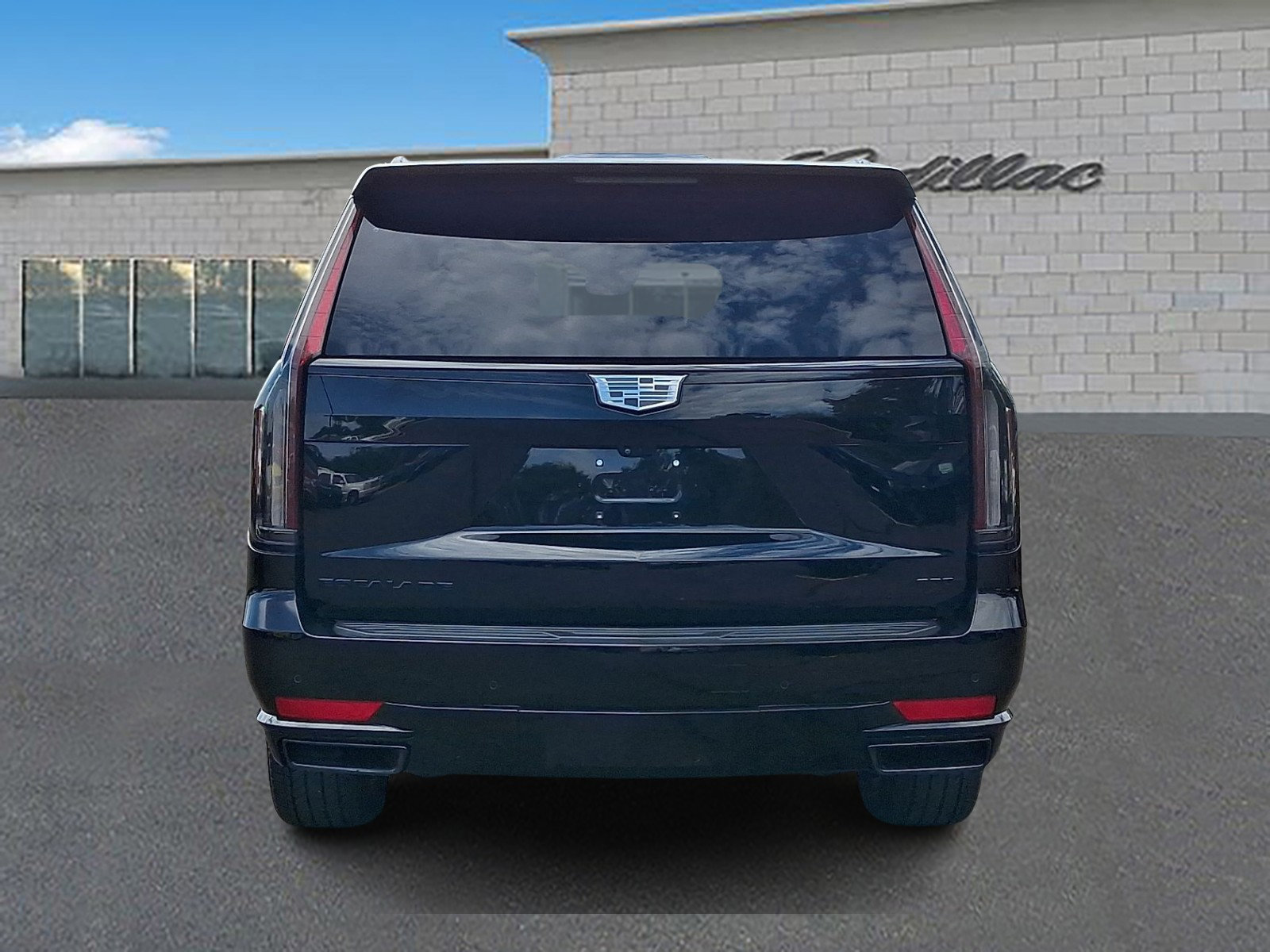 Certified 2023 Cadillac Escalade ESV Sport Platinum w/ LPO, ONYX Package AWD/4WD image 5