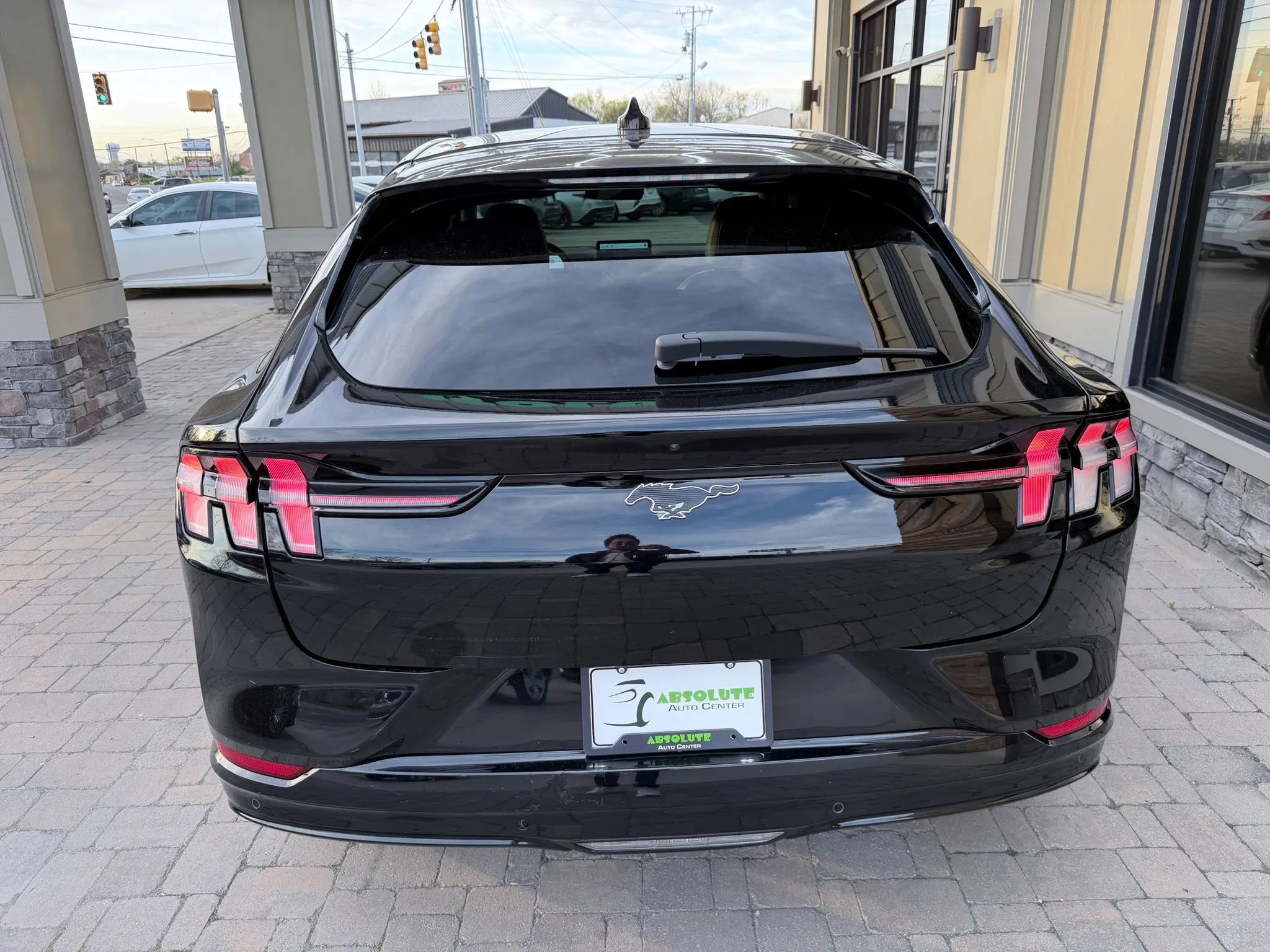 Used 2021 Ford Mustang Mach-E Premium image 4