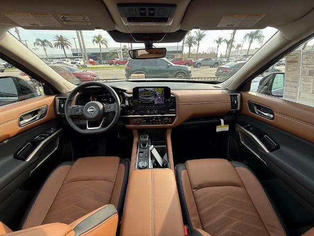 New 2025 Nissan Pathfinder Platinum image 14